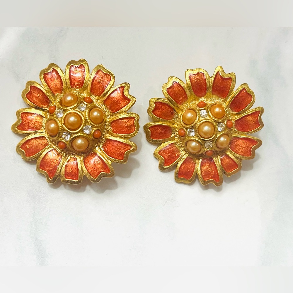 Tosca 1980s clip on giant pair of earrings